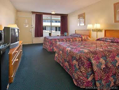 Super 8 By Wyndham Oklahoma/Frontier City Edmond Exterior foto